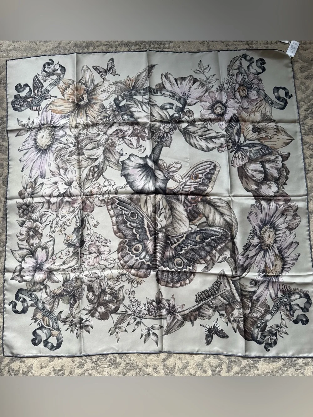 🦋Dior Limited Edition Reversible 100% Silk Scarf – Brand New with Tags🪲